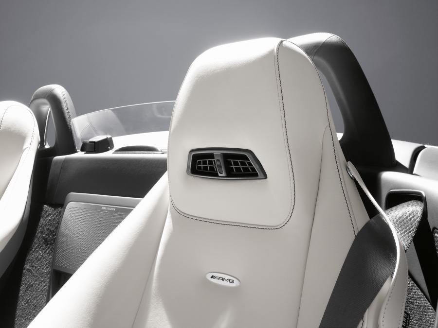  Mercedes-Benz SLS AMG Roadster 2011 года  (фото 56 из 183)